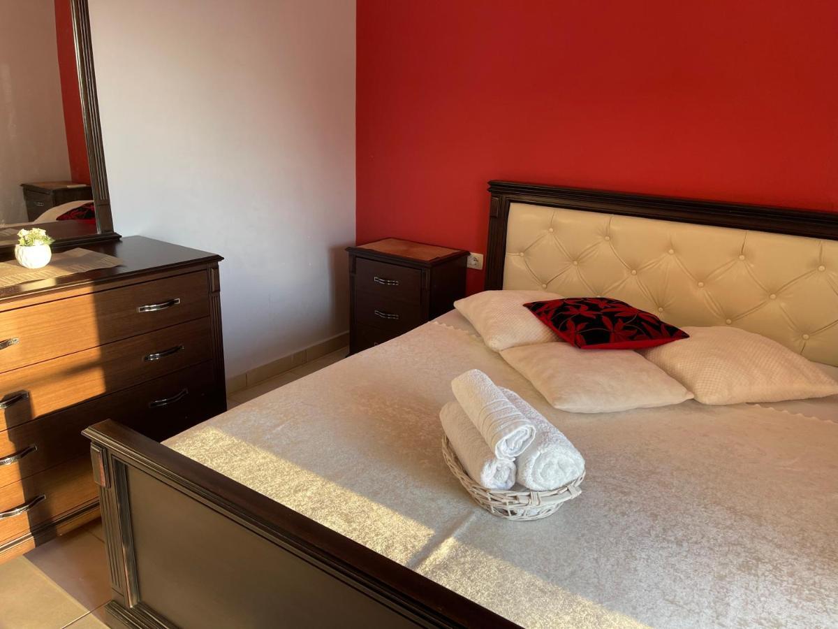 Wave Apartments Saranda Екстер'єр фото