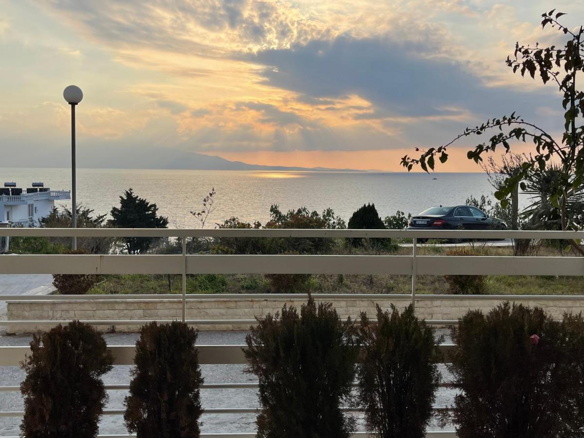 Wave Apartments Saranda Екстер'єр фото