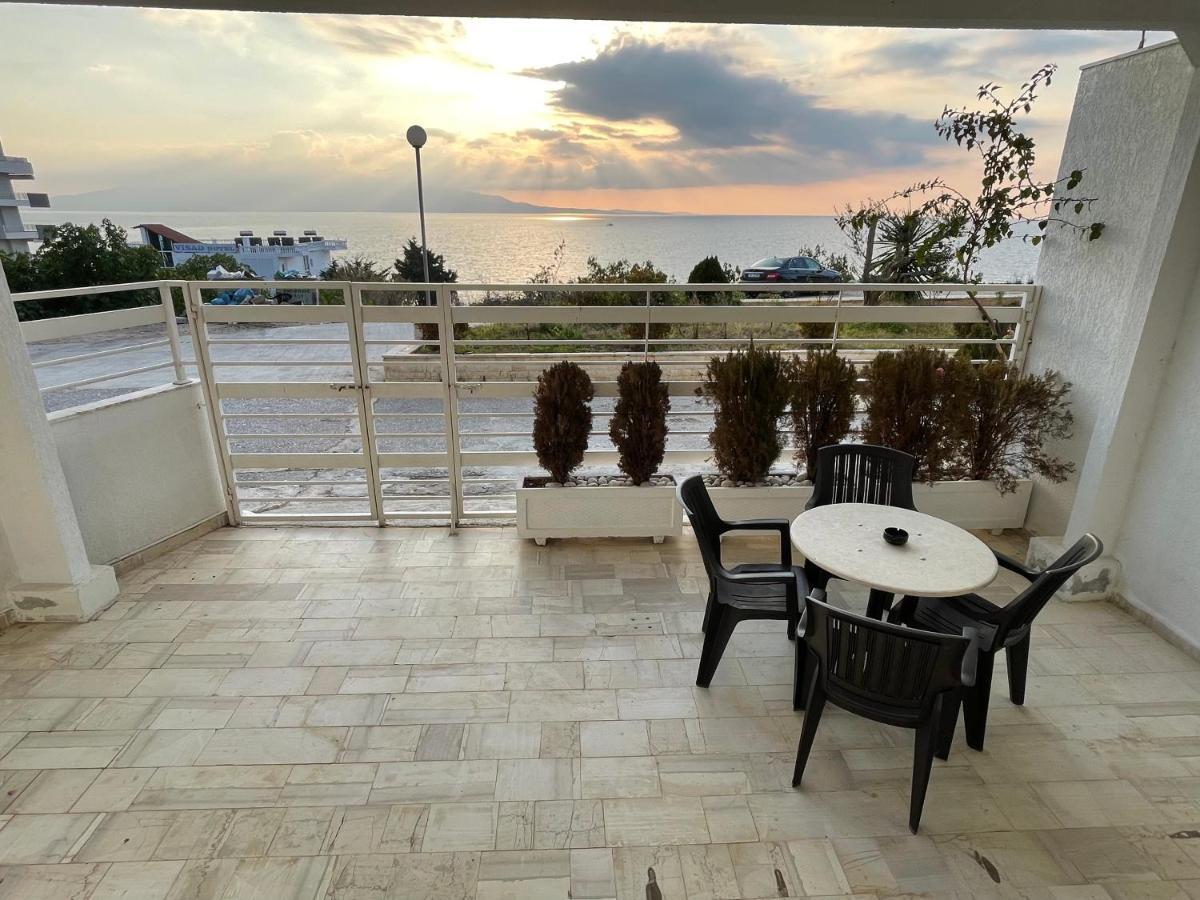 Wave Apartments Saranda Екстер'єр фото