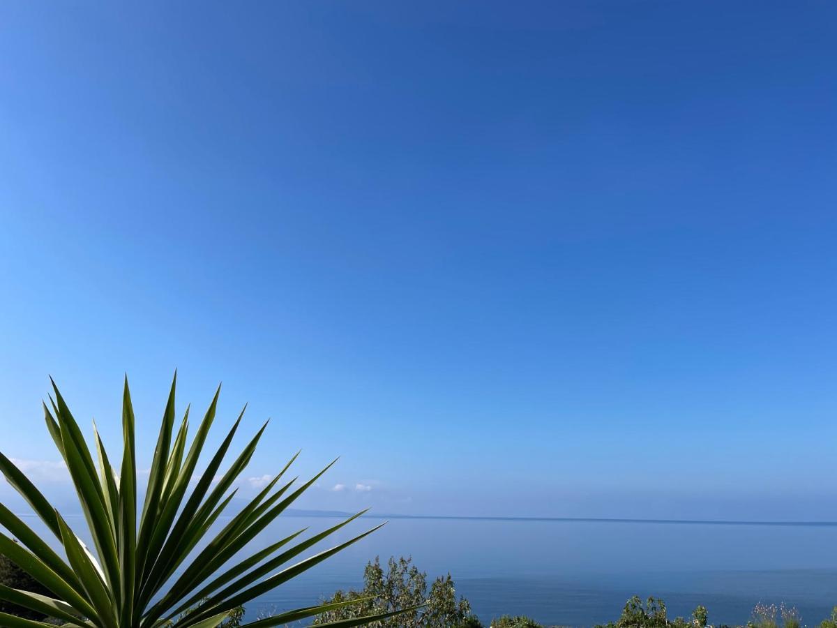 Wave Apartments Saranda Екстер'єр фото